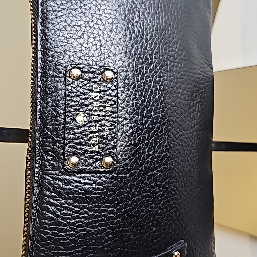 Kate Spade Black Pebbled Leather Berkshire Rd. MiniBag Goldtone Hardware EUC - Picture 3 of 14